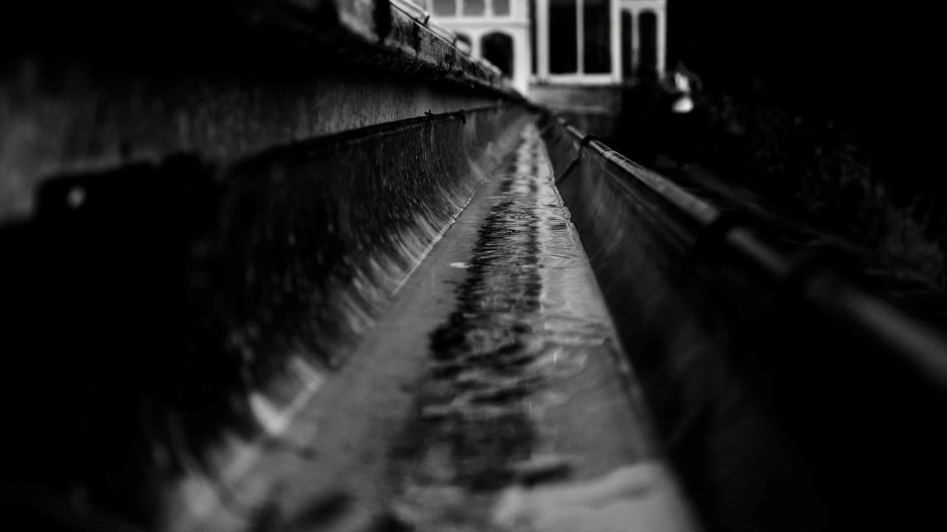A clean gutter.